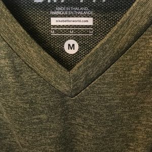 Men’s Nike dry fit shirt